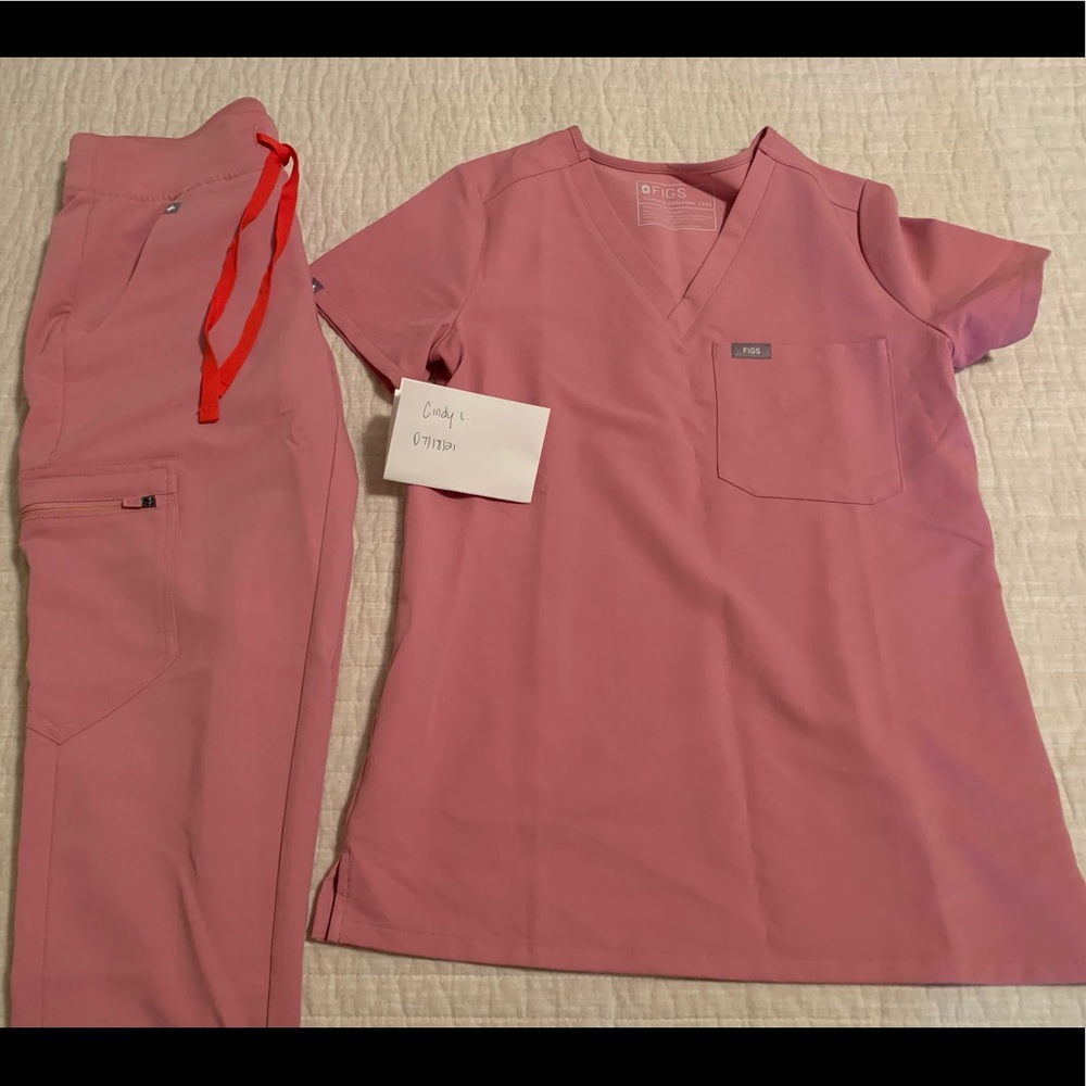 Figs Chalk Pink scrubs